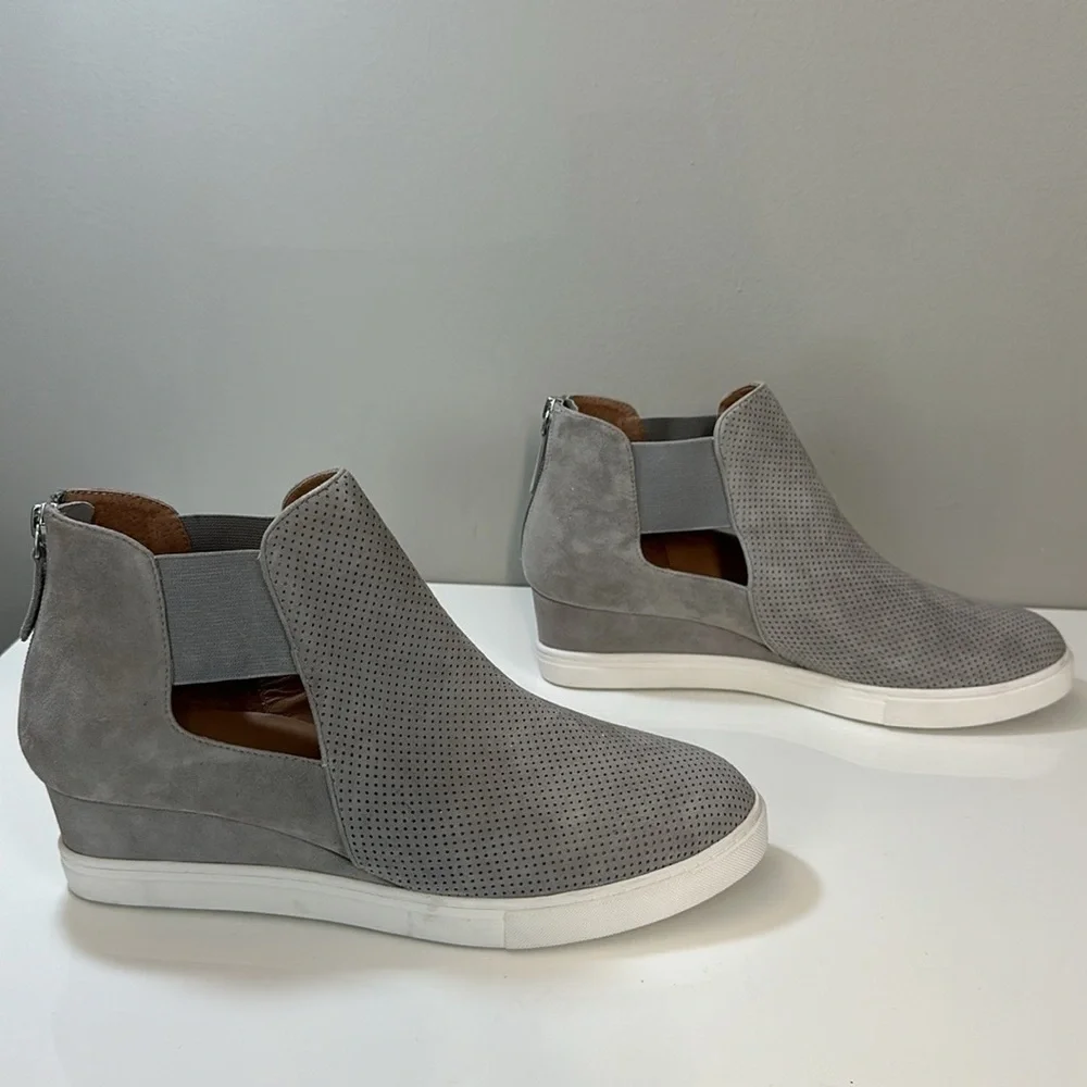 Paolo Amanda Wedge Bootie Size 10